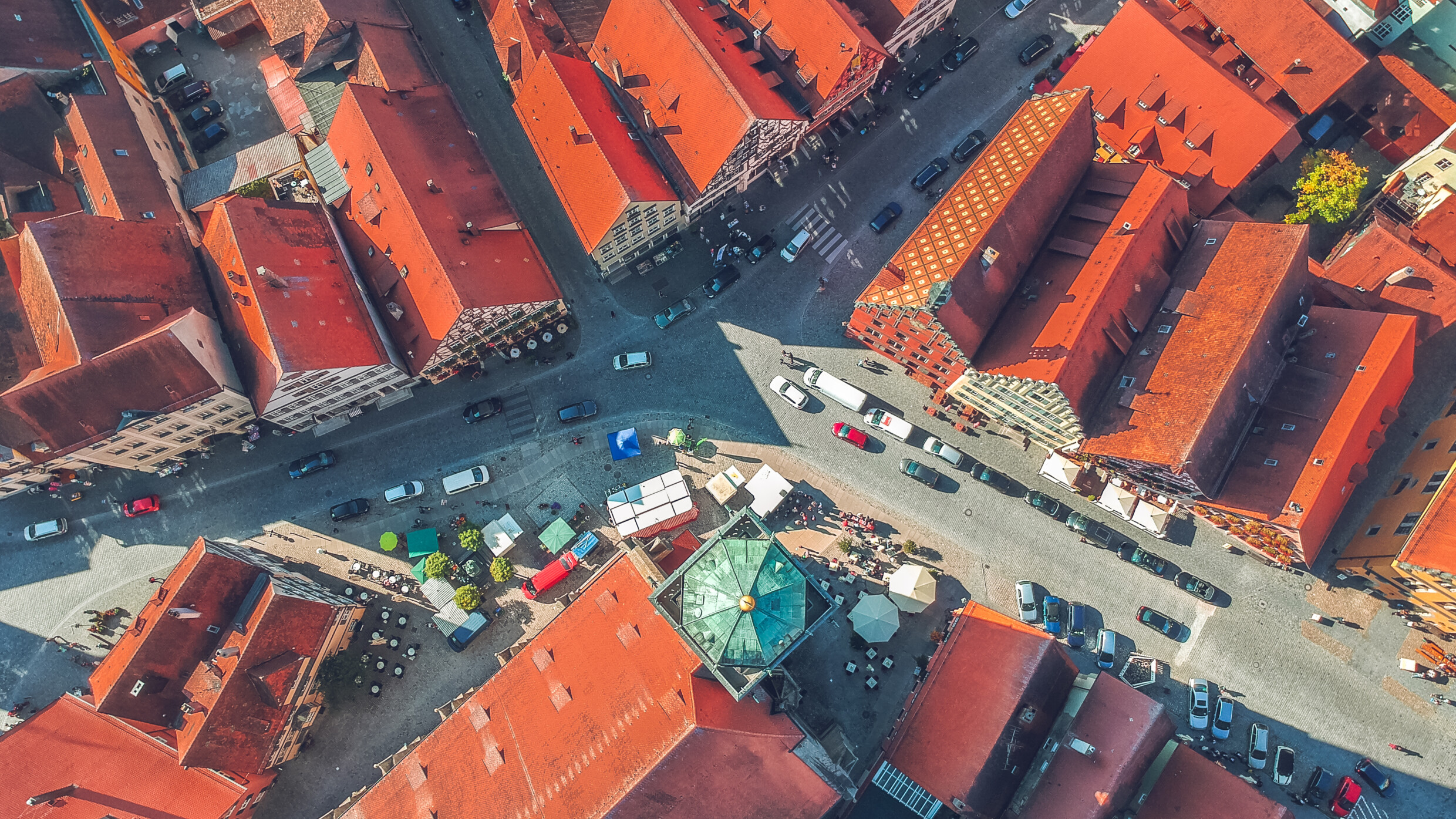 Autos in Altstadt Vogelperspektive