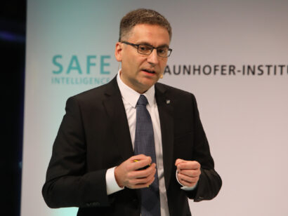 apl. Prof. Dr. habil. Mario Trapp, geschäftsführender Institutsleiter des Fraunhofer IKS