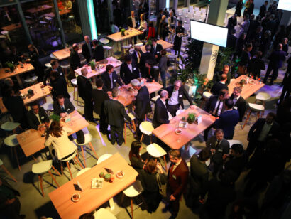 Eröffnung des Fraunhofer IKS: Get Together in München hoch 5 im Werksviertel.