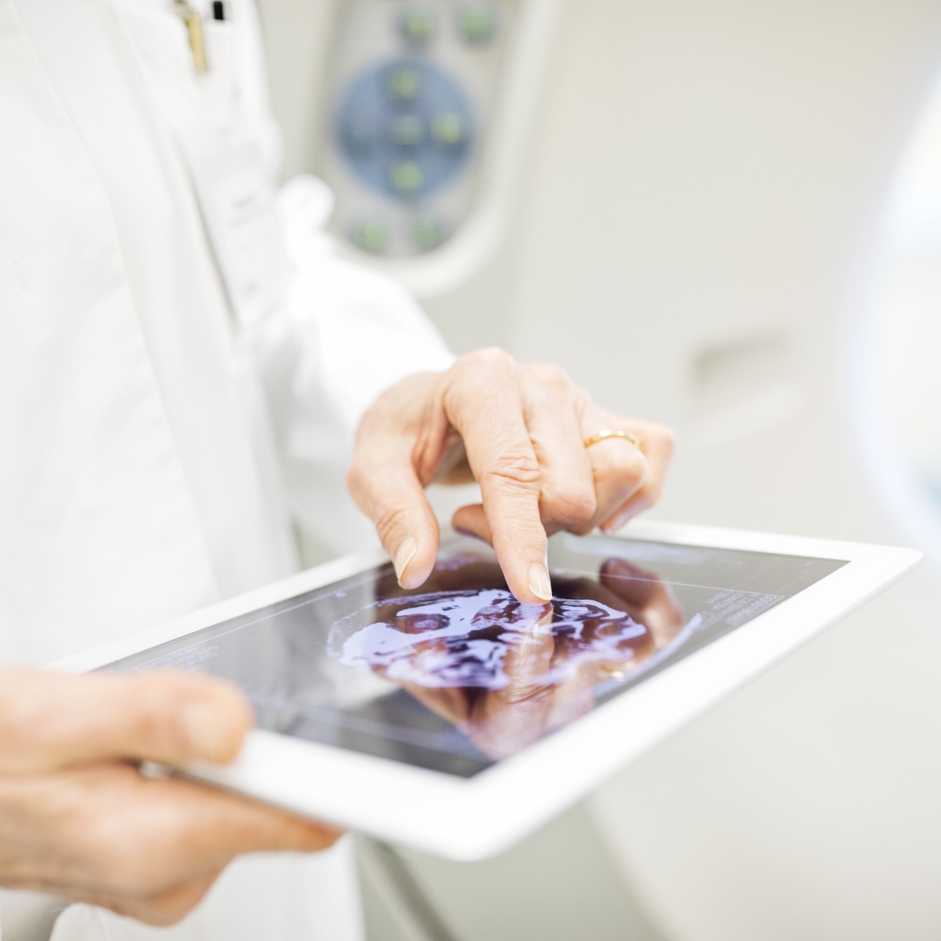 X-ray image analysis on tablet