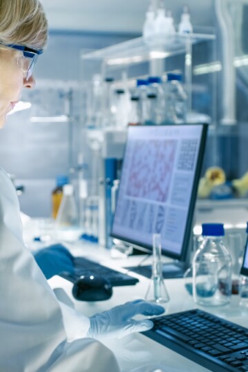 Work in laboratory